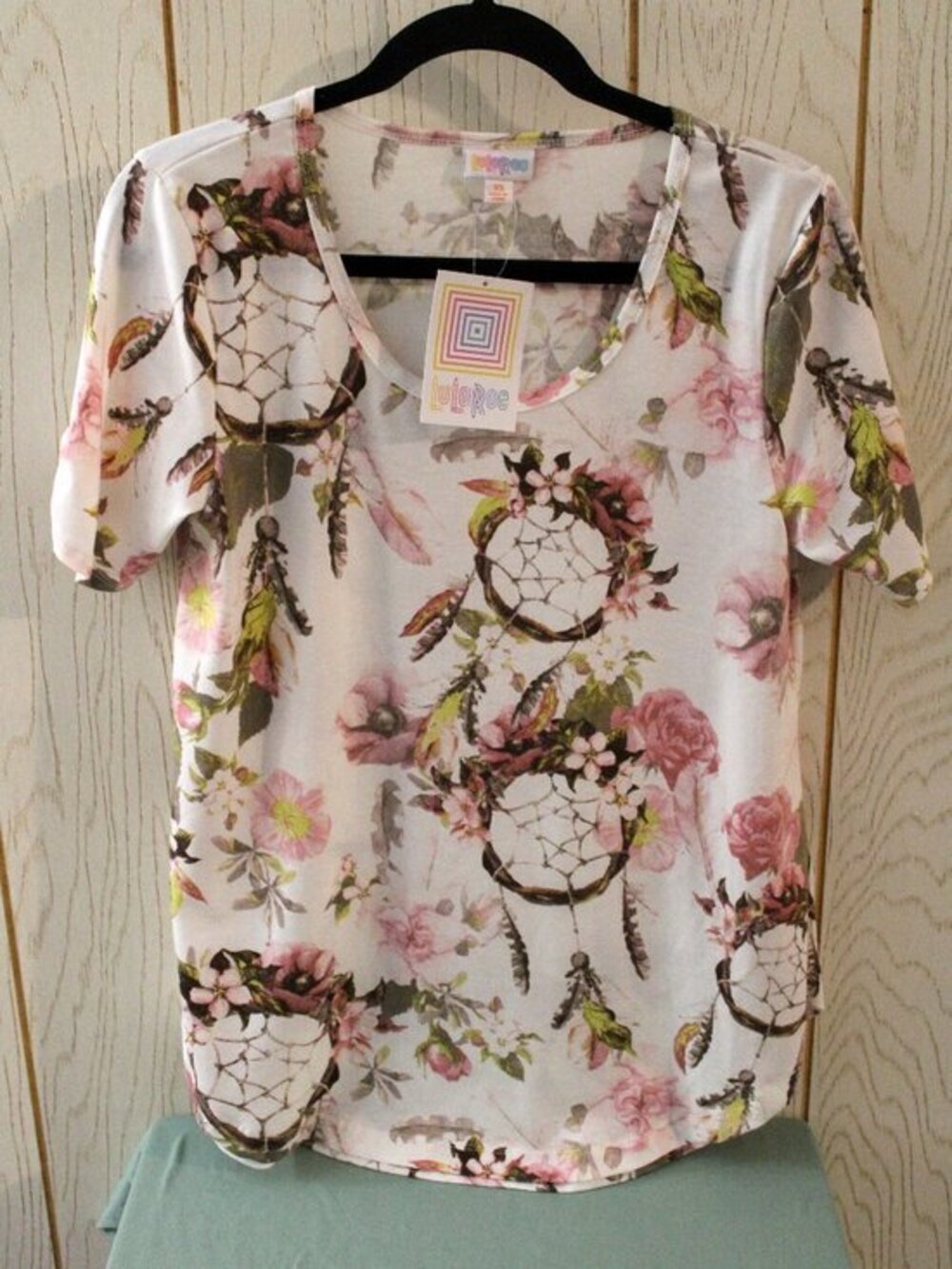 LuLaRoe Women's Dream Catcher Short Sleeved T-Shirt - NWT
